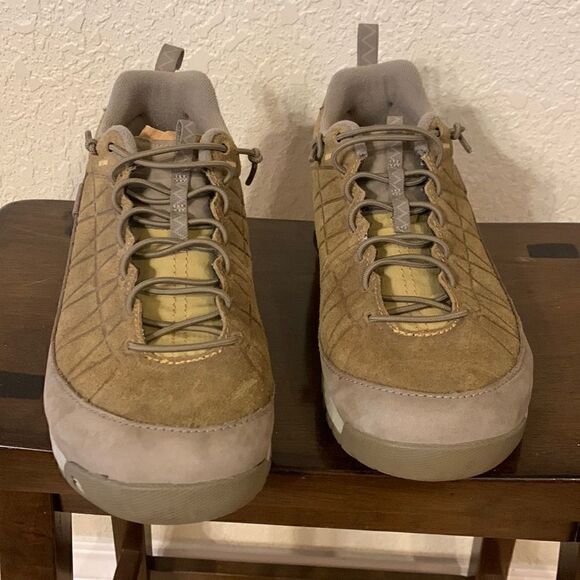 OBOZ, JEANETTE, low, lace up shoe, suede, ladies 9.5 , near new - Picture 1 of 9